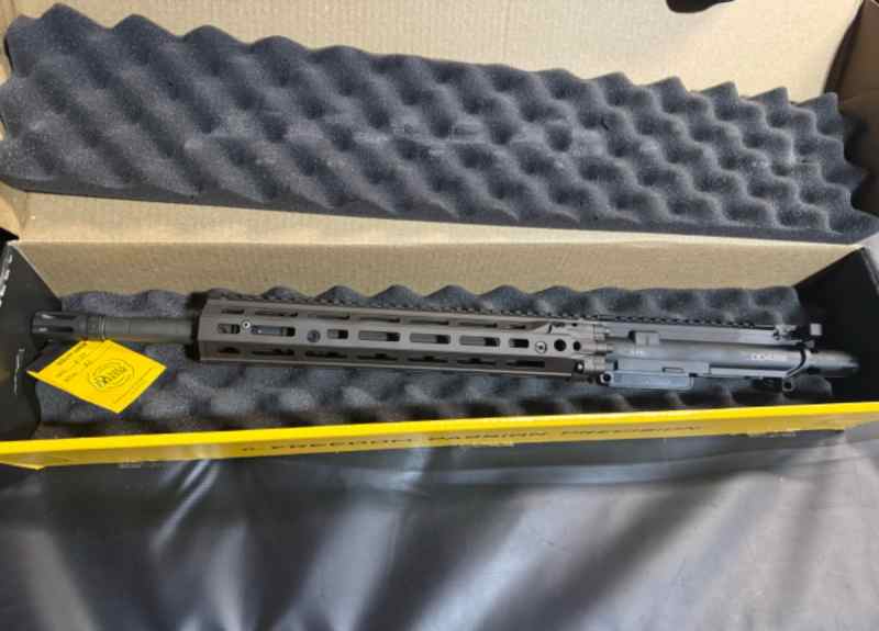 Daniel Defense RISiii 16” complete factory upper 