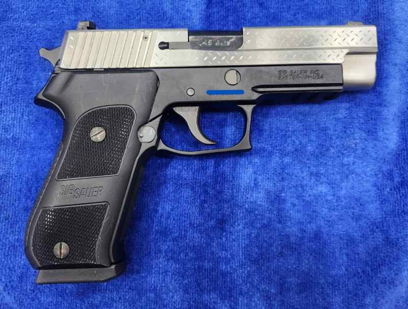 Sig 220 Diamond (1).jpg