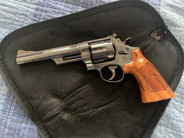 Smith &amp; Wesson 29-3 44mag 6”