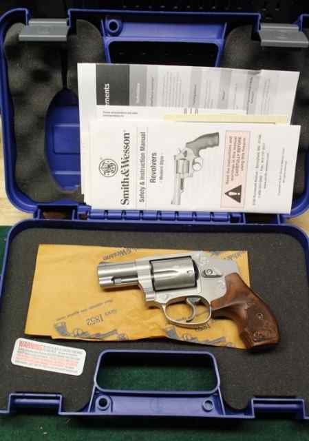 Smith and Wesson 640 .357 stainless engraved 