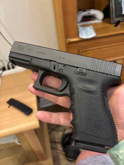 Glock 19