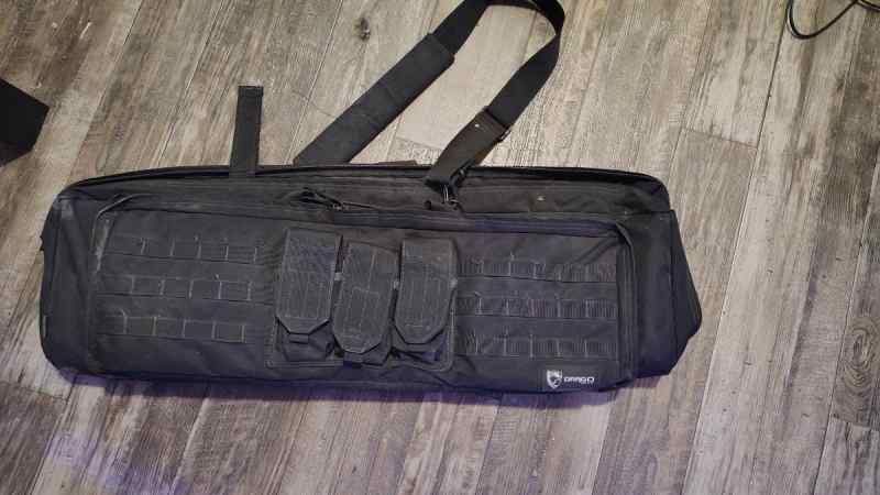 Drago 2 sided gun  case( in great condition)