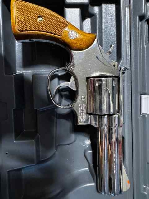 S&amp;W Model 586 - .357 Magnum