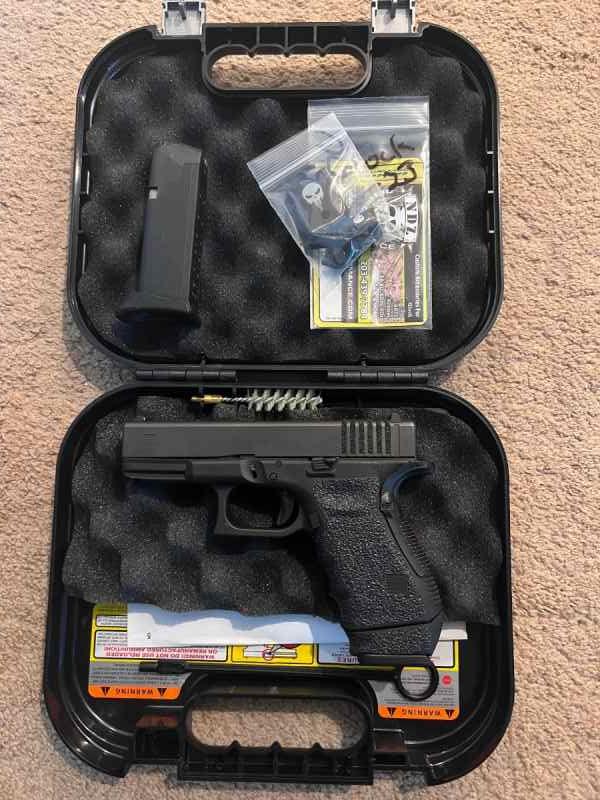 Glock 23 gen3 40cal w/ extras &amp; 700 rounds of ammo