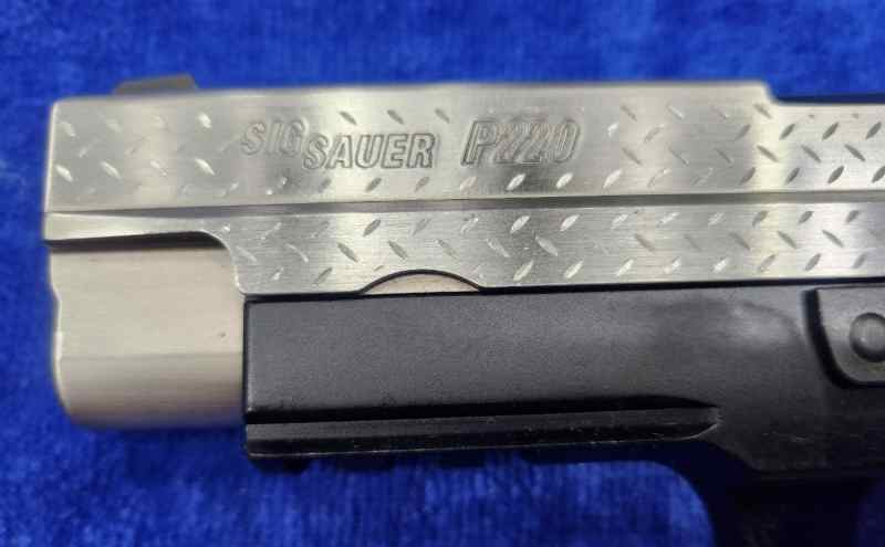 Sig 220 Diamond (4).jpg