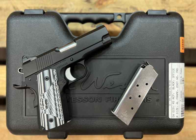 DAN WESSON 1911 ECO BLACK OFFICERS FRAME NIGHT SIG