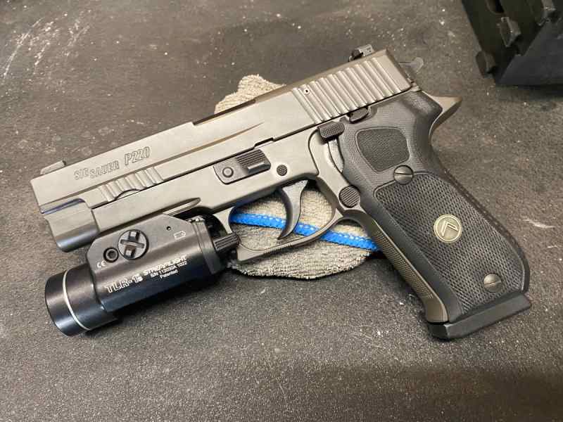 Sig Sauer P220 Legion 