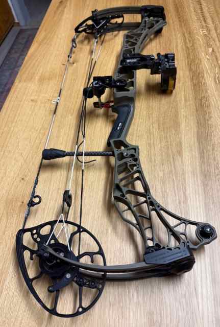 Mathews Lift 33