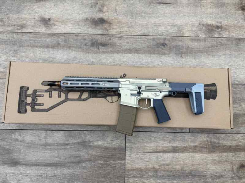*NEW IN BOX* Q LLC Honey Badger 5.56 NATO 10" 30rd