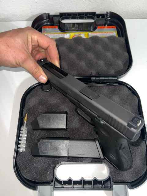 Looking to sell my Gen 3 Glock 17L 