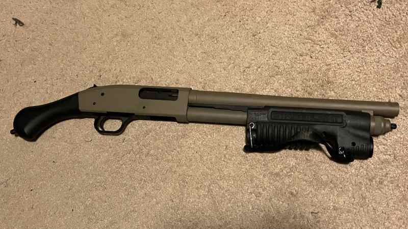 REDUCED - Mossberg Shockwave with Streamlight