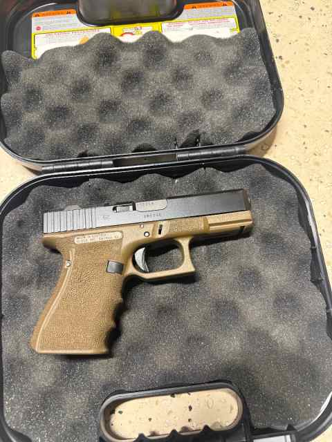 Glock 19 Gen 4 FDE 