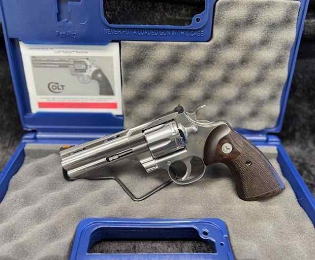 COLT Python .357/38 4.25&quot; Stainless Steel W/ Case