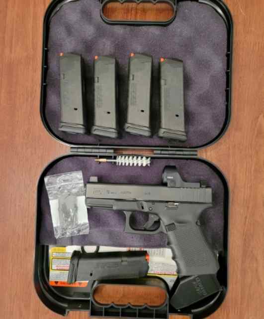 Glock 19 9mm WITH RMR Optic Cut…