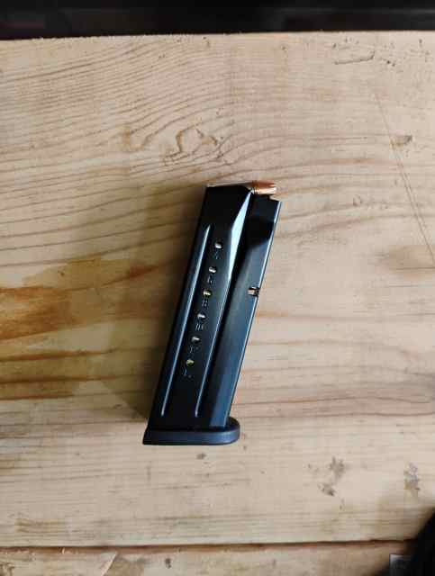 Smith &amp; Wesson 9mm 15 Round Magazine 