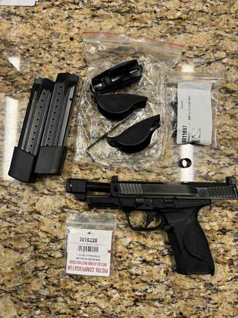 Performance Center M&amp;P 2.0 Compensated 