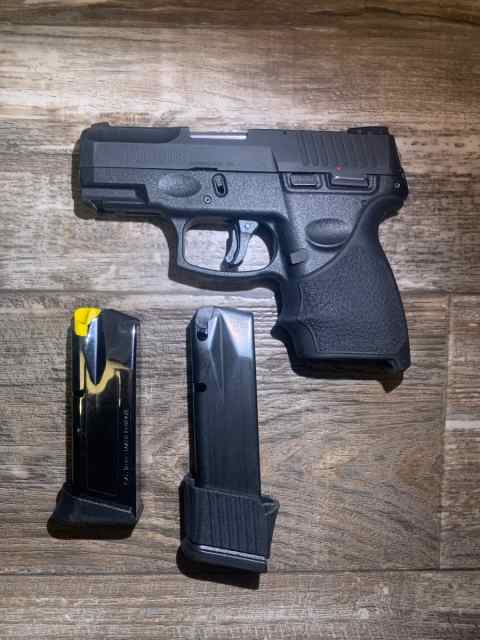 Taurus G2c 9mm with accessories 