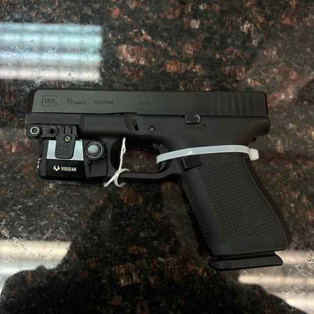 GLOCK 19 - G19 Gen5 9mm Semiautomatic Pistol