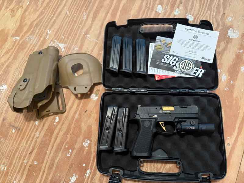 SIG P320 Spectre Comp 9mm — X300U + Safariland
