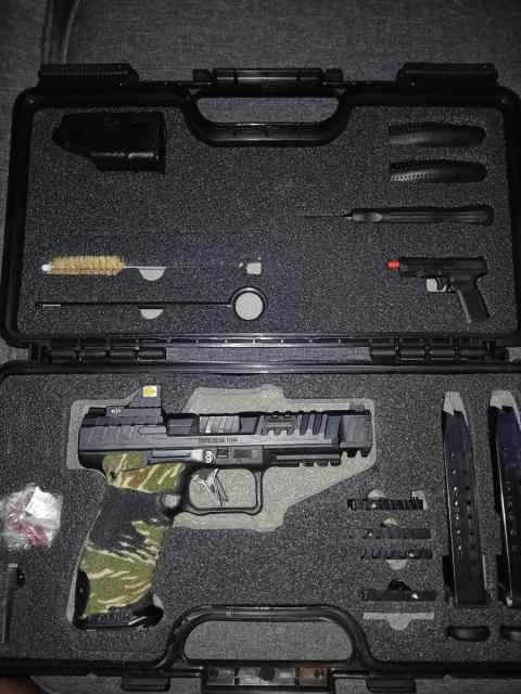 Pistol.jpg