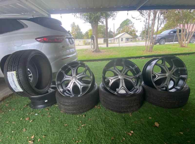 22 inch 5 lug universal rims full set wit hub caps