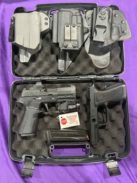 Sig P320 XCOMPACT loaded with extras!