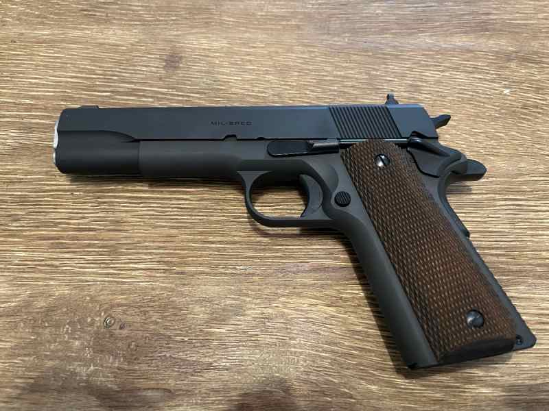 Springfield Defender (Mil-Spec) 1911 - 45 ACP