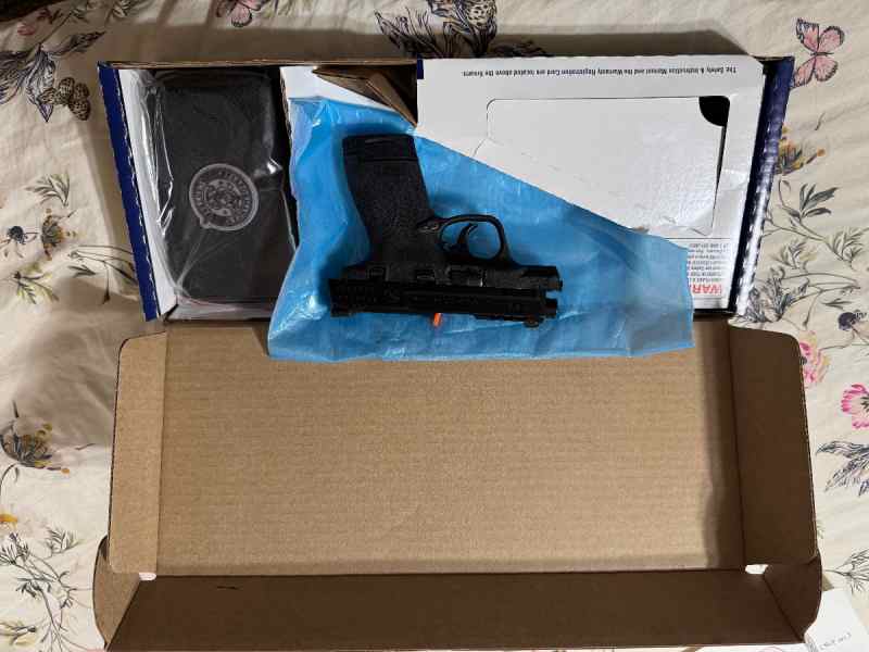 Smith &amp; Wesson M&amp;P40 Shield -$450