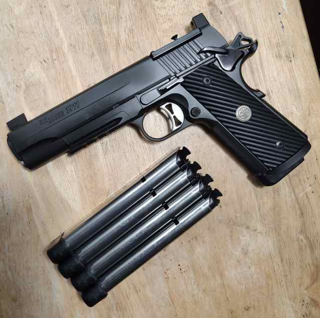 Sig TacOps 10mm 1911