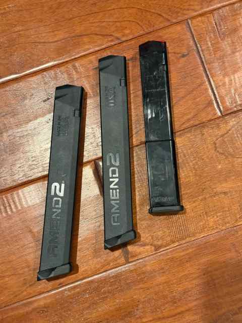 3 Glock mags