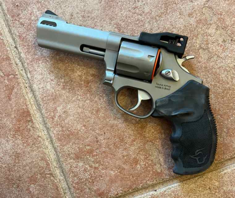 Taurus Revolver-2.jpeg