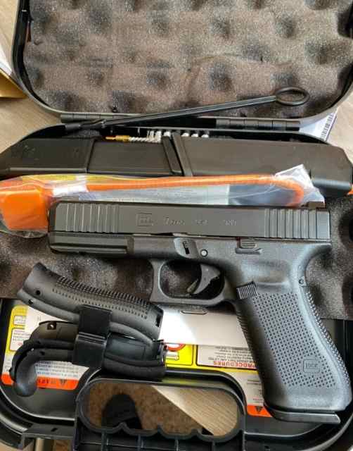 Glock 17 Gen5 17+1 9mm G17 