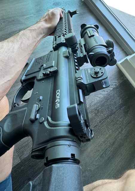 Daniel Defense DDM4 V5 5.56mm w/ Aimpoint PRO 