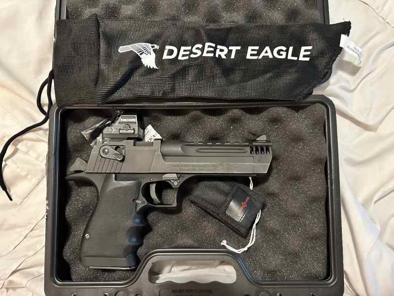 Desert Eagle L5 W/ Red Dot