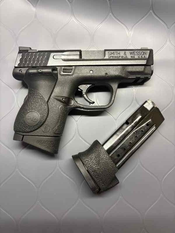 Smith &amp; Wesson M&amp;P Compact 9 Crimson Trace Laser 