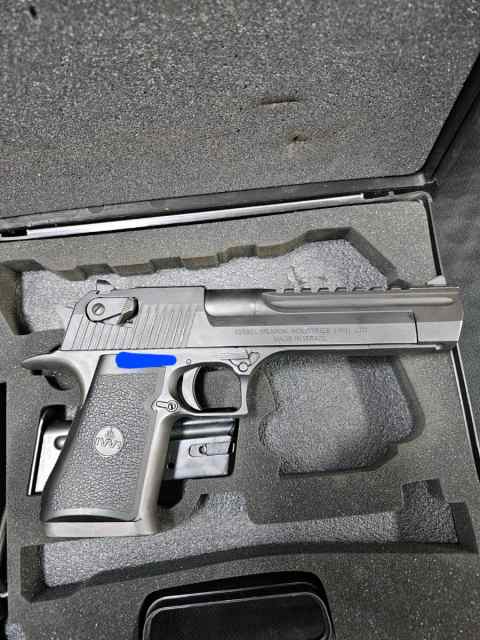 IWI Desert Eagle in .44 mag