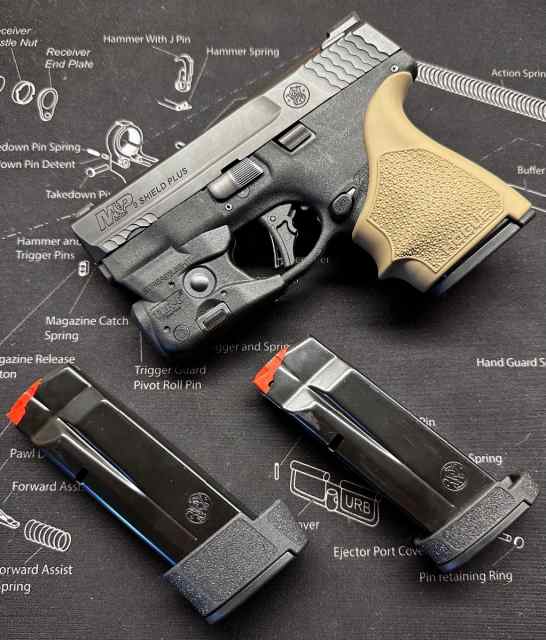 S&amp;W Shield Plus/TLR-6/Ameriglo Night sights/3 mags