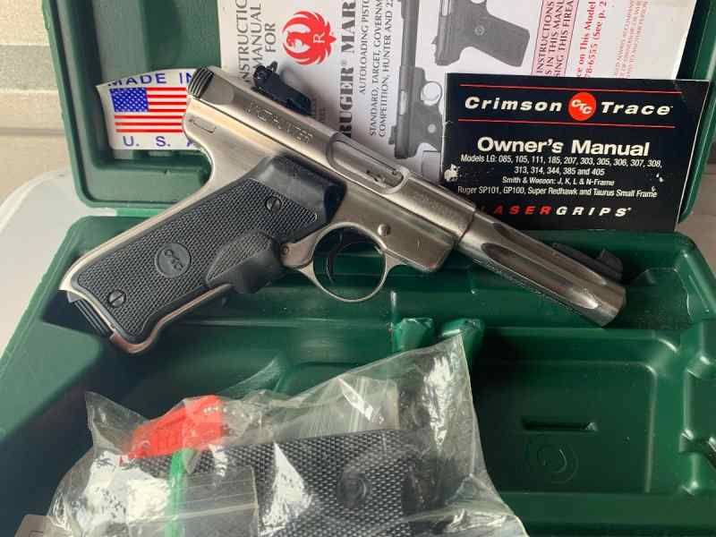 Like new Ruger MKIII TARGET Hunter 22lr SS