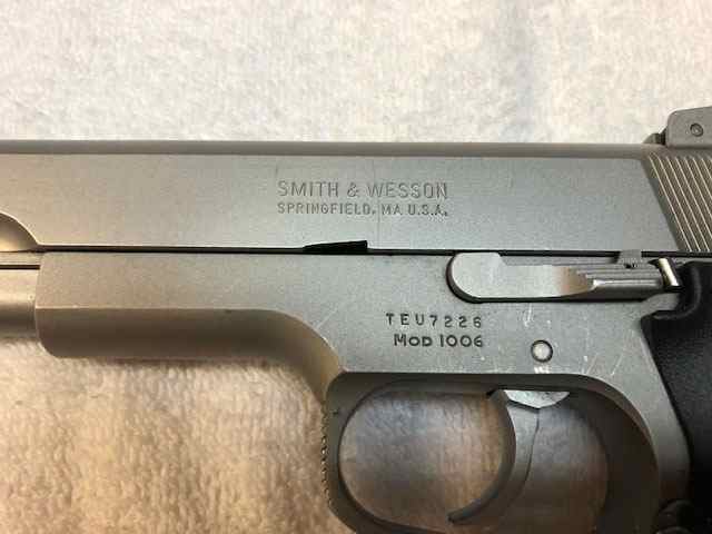 Smith and wesson 1006 10mm