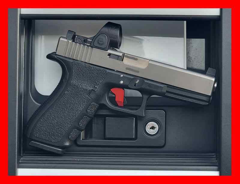 Glock 21 Gen 4 45ACP Trijicon Sights, SRO + More