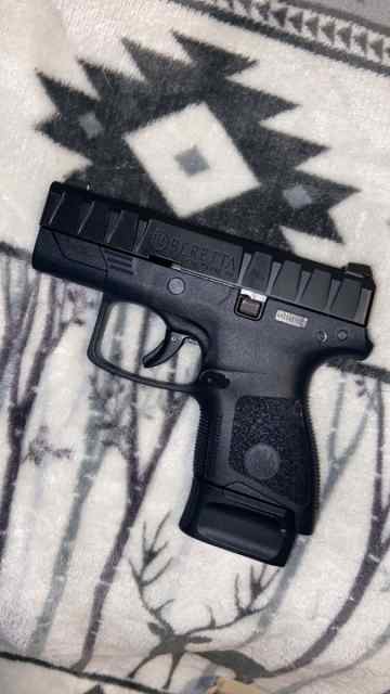 Beretta APX compact 9mm
