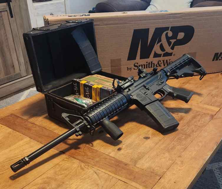 Smith and Wesson M&amp;P15