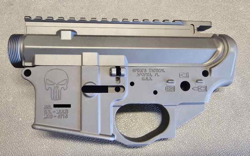 Spike&#039;s Punisher Lower + Aero M4E1 Upper