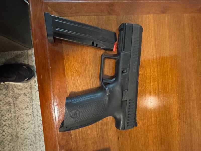 CZ P10C
