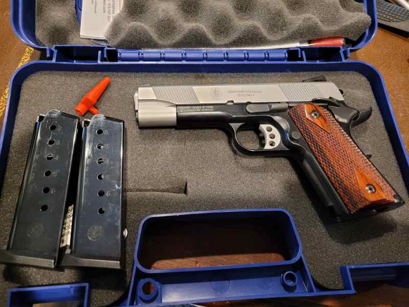 S&amp;W 1911 SW1911ES  .45 ACP   Smith Wesson