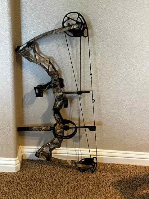 PENDING - Bowtech Assassin RH Compound Bow