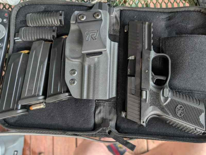 FN 509M LE version, 3 mags, IWB holster 