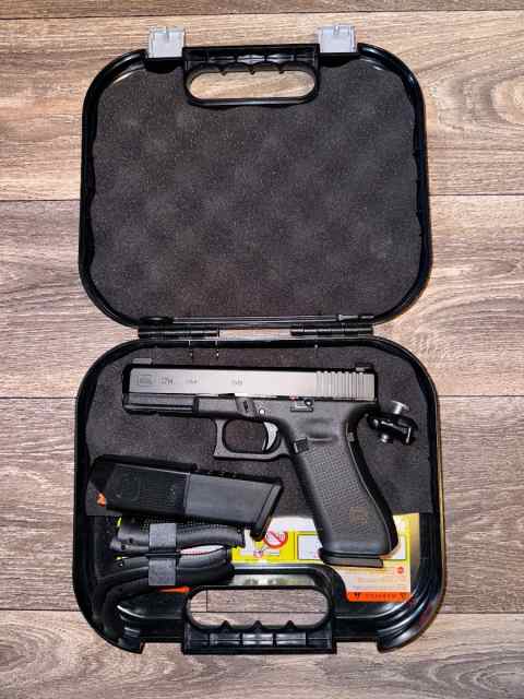 Glock 17M trade