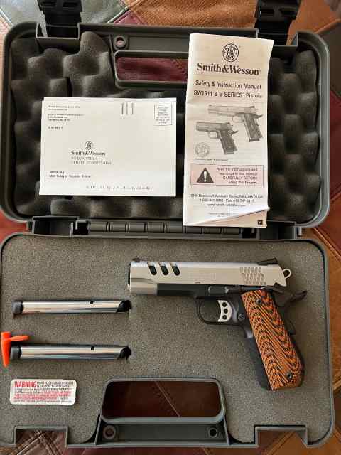 Smith &amp; Wesson Performance shop 1911