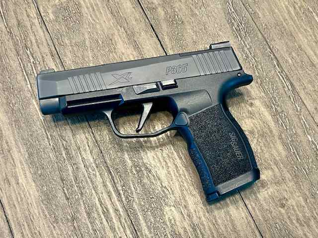 SIG P365XL - Updgraded + Holster